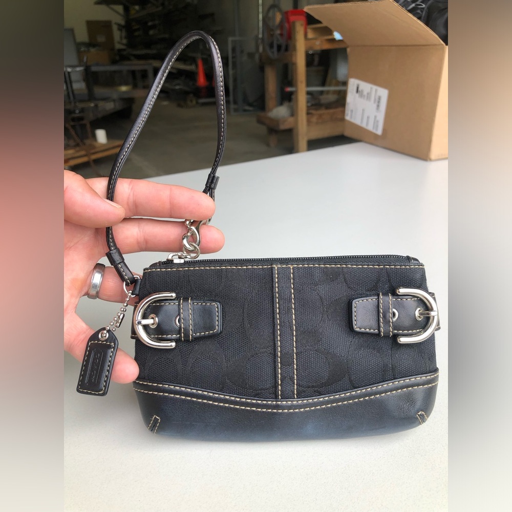 Coach Signature canvass Black wristlet w/ leather & chrome accents & hangtag